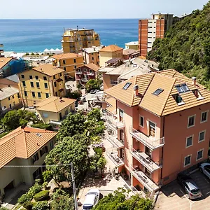 In Piazzetta Deiva Marina